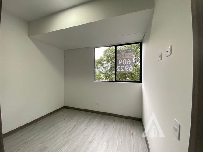 Apartamento de 3 alcobas en arriendo en Granizal, Medellín, 77 m² · foto 4 de 15