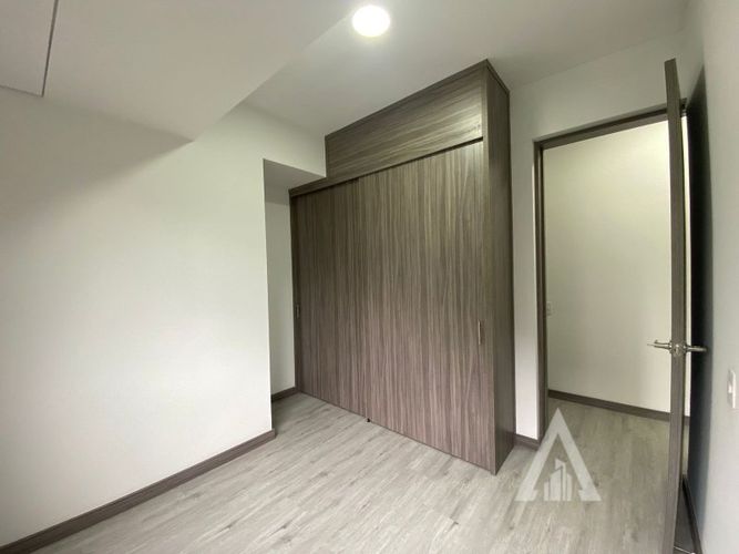 Apartamento de 3 alcobas en arriendo en Granizal, Medellín, 77 m² · foto 5 de 15