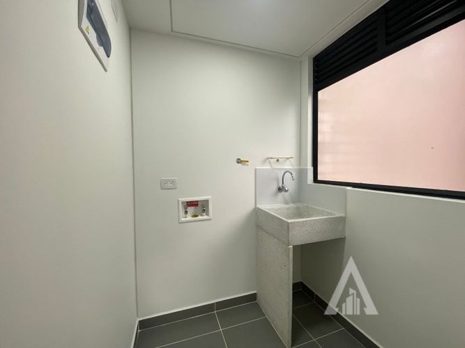 Apartamento de 3 alcobas en arriendo en Granizal, Medellín, 77 m² · foto 11 de 15