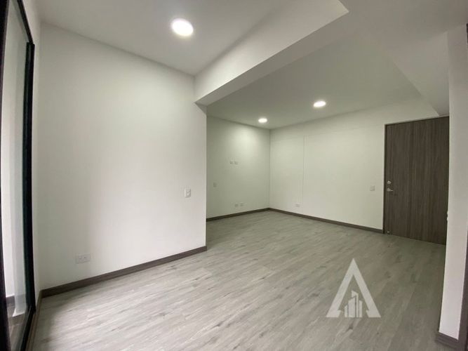 Apartamento de 3 alcobas en arriendo en Granizal, Medellín, 77 m² · foto 12 de 15