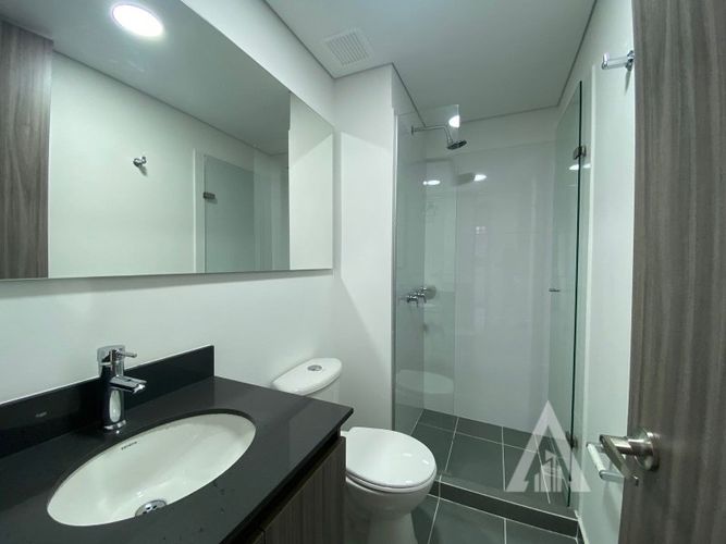 Apartamento de 3 alcobas en arriendo en Granizal, Medellín, 77 m² · foto 13 de 15