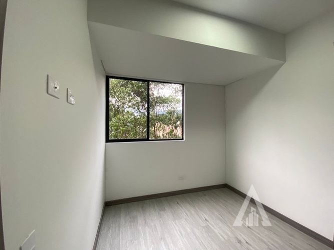 Apartamento de 3 alcobas en arriendo en Granizal, Medellín, 77 m² · foto 14 de 15