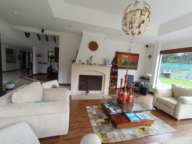 Casa en venta en Guaymaral, Bogotá · foto 2 de 24