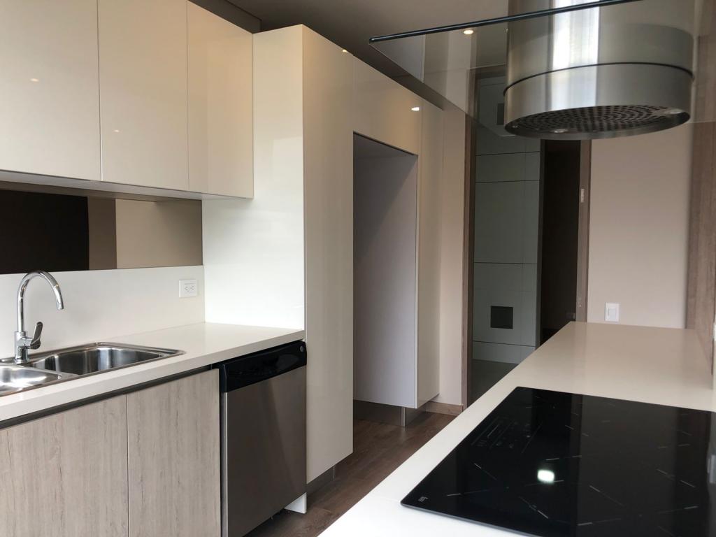 Apartamento en venta en Los Rosales, Bogotá · foto 6 de 24