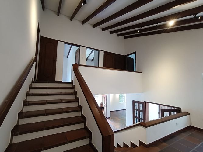 Casa de 4 alcobas en venta en Santa Rita, Cali, 350 m² · foto 1 de 24