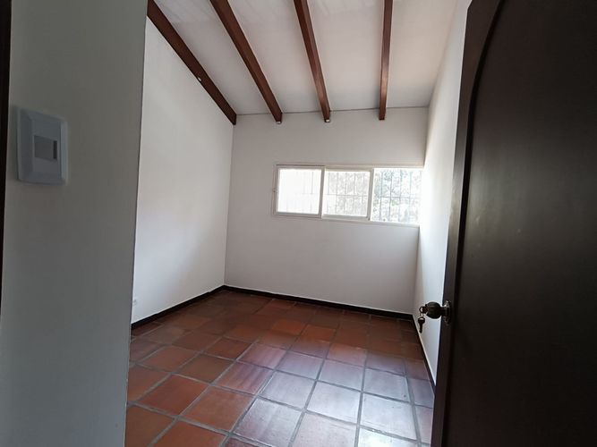 Casa de 4 alcobas en venta en Santa Rita, Cali, 350 m² · foto 4 de 24