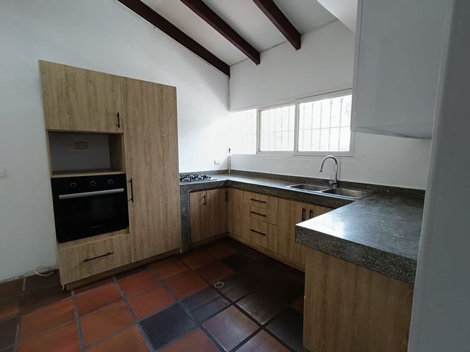 Casa de 4 alcobas en venta en Santa Rita, Cali, 350 m² · foto 6 de 24