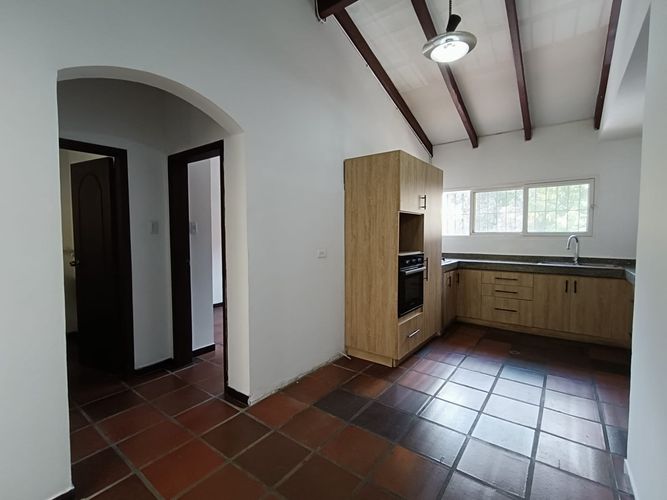 Casa de 4 alcobas en venta en Santa Rita, Cali, 350 m² · foto 9 de 24