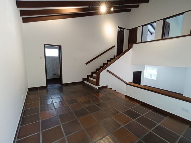Casa de 4 alcobas en venta en Santa Rita, Cali, 350 m² · foto 16 de 24