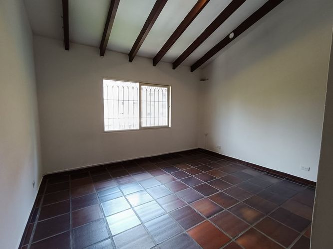 Casa de 4 alcobas en venta en Santa Rita, Cali, 350 m² · foto 18 de 24