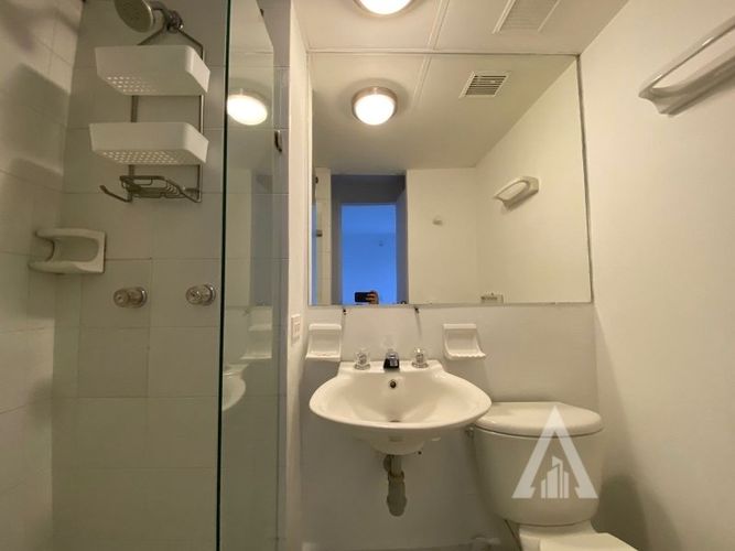 Apartamento de 2 alcobas en arriendo en El Poblado, Medellín, 50 m² · foto 9 de 10