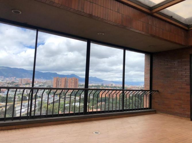 Apartamento de 4 alcobas en venta en Niza Suba, Bogotá, 481 m² · foto 4 de 24