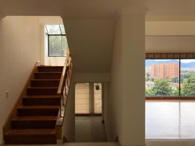 Apartamento de 4 alcobas en venta en Niza Suba, Bogotá, 481 m² · foto 13 de 24