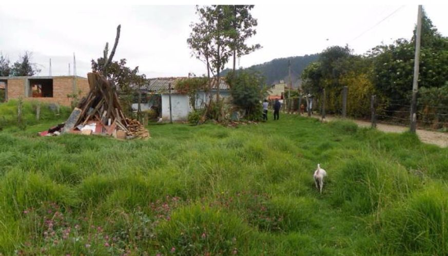Lote en venta en Chuntame, Cajicá, 880 m² · foto 2 de 3