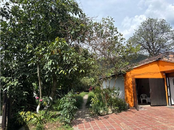 Lote en venta en Centro, La Estrella, 257 m² · foto 2 de 19