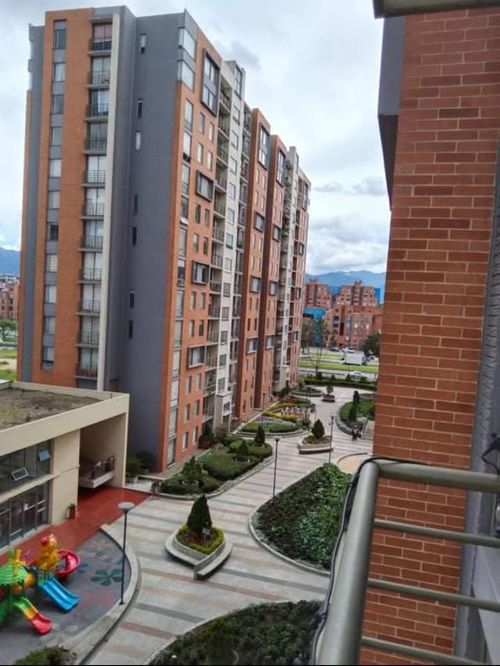 Apartamento en venta en La Felicidad, Bogotá · foto 6 de 13
