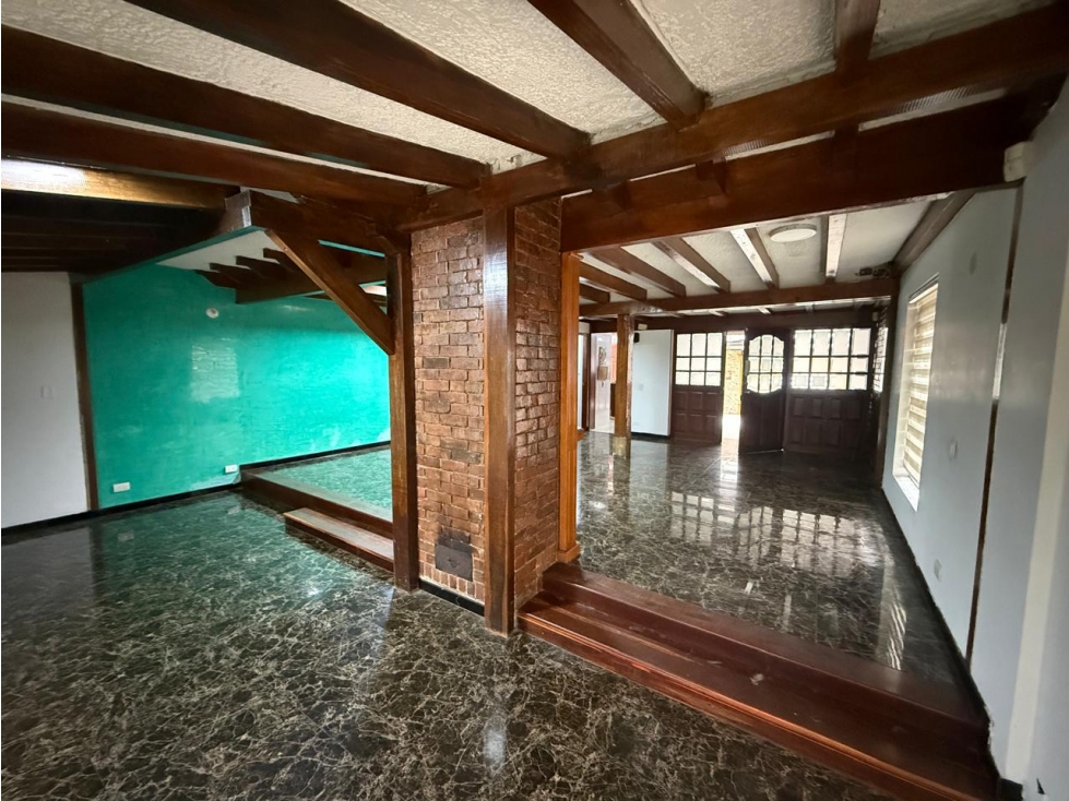 Casa en venta en Caobos Salazar, Bogotá · foto 3 de 24