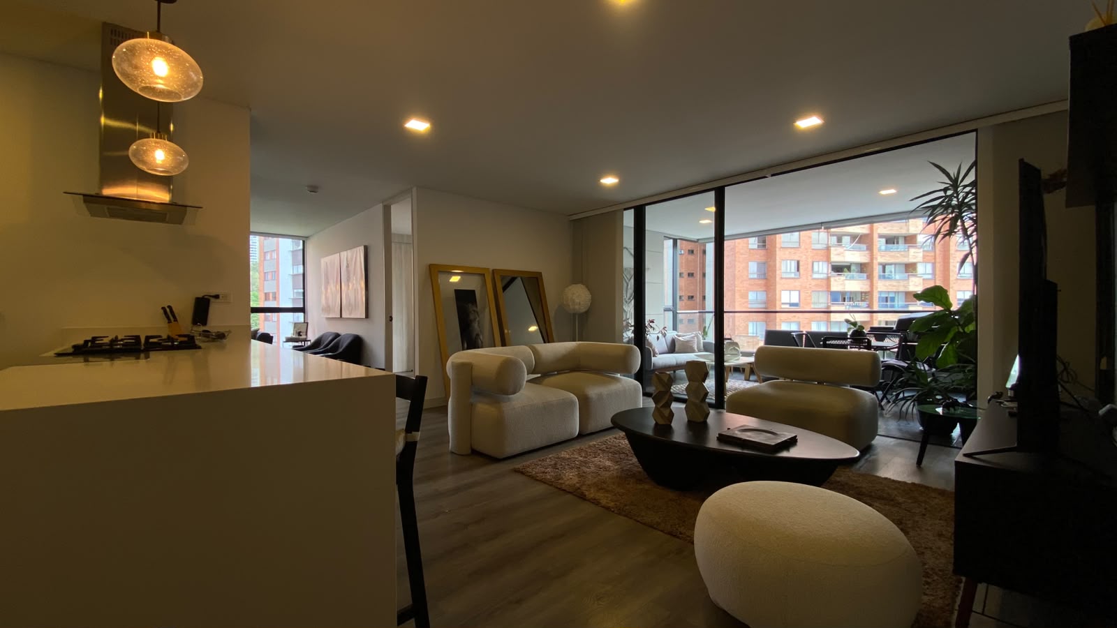 Apartamento en arriendo en El Poblado, Medellín · foto 4 de 15