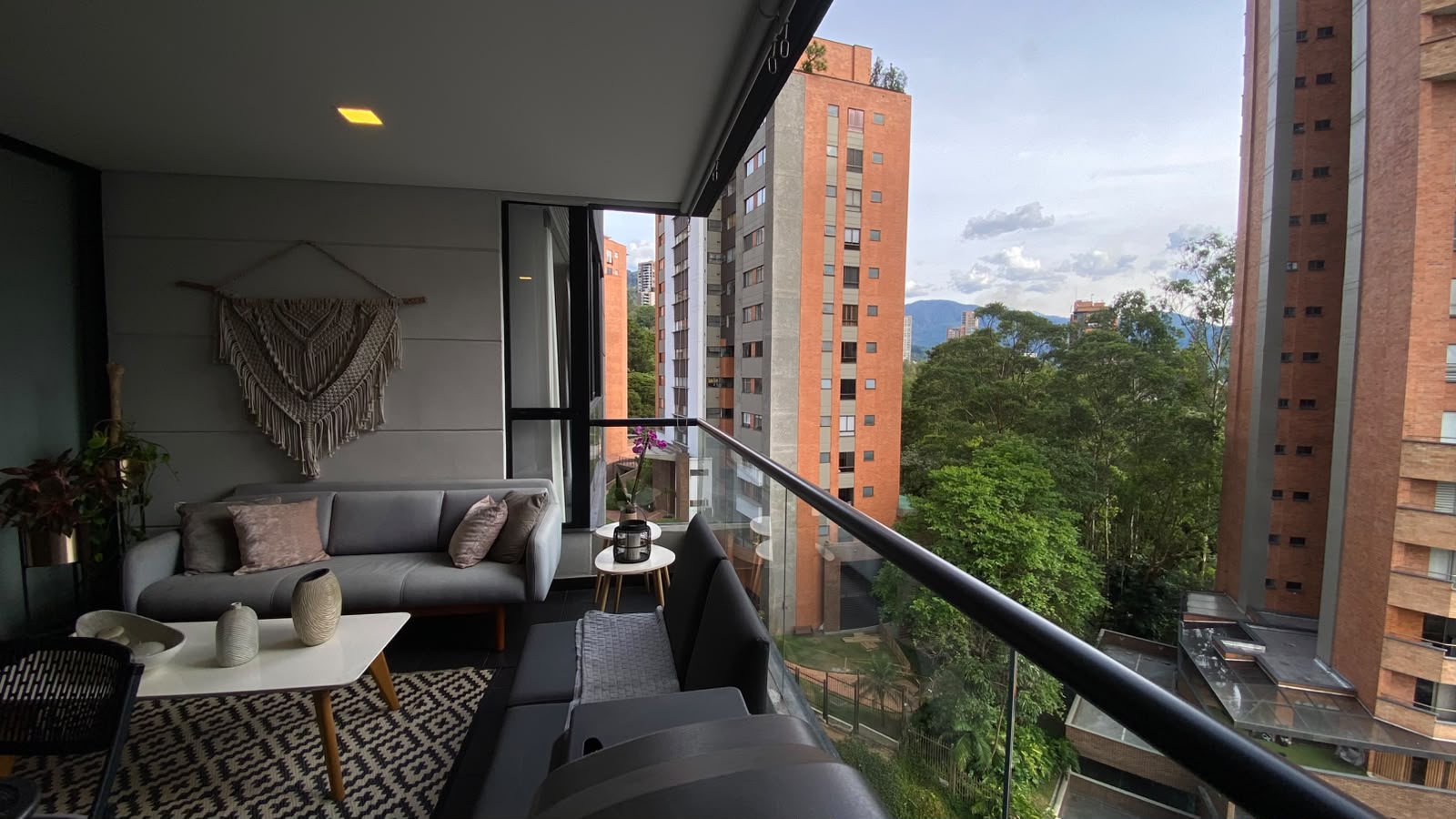 Apartamento en arriendo en El Poblado, Medellín · foto 6 de 15