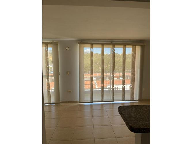 Apartamento de 3 alcobas en venta en Rosal Del Norte, Cúcuta, 58 m² · foto 2 de 23