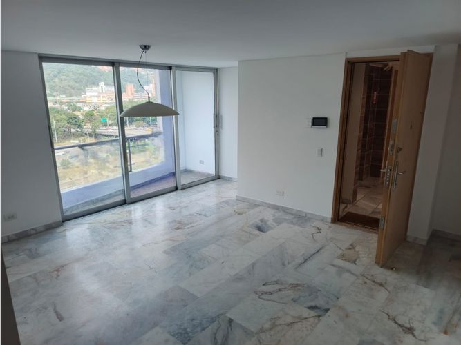 Apartamento de 3 alcobas en venta en Conquistadores, Medellín, 105 m² · foto 3 de 22