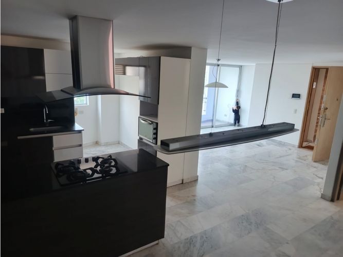 Apartamento de 3 alcobas en venta en Conquistadores, Medellín, 105 m² · foto 4 de 22