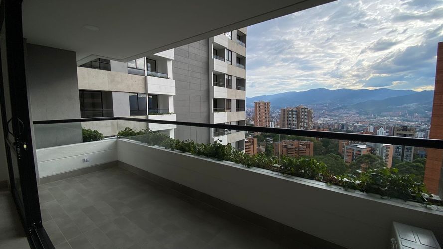 Apartamento de 1 alcoba en arriendo en Los Balsos, Medellín, 70 m² · foto 3 de 10