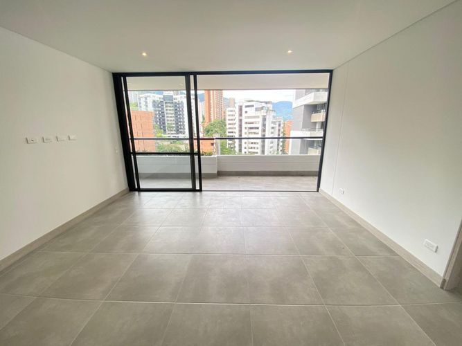 Apartamento de 2 alcobas en arriendo en Los Balsos, Medellín, 90 m² · foto 2 de 11