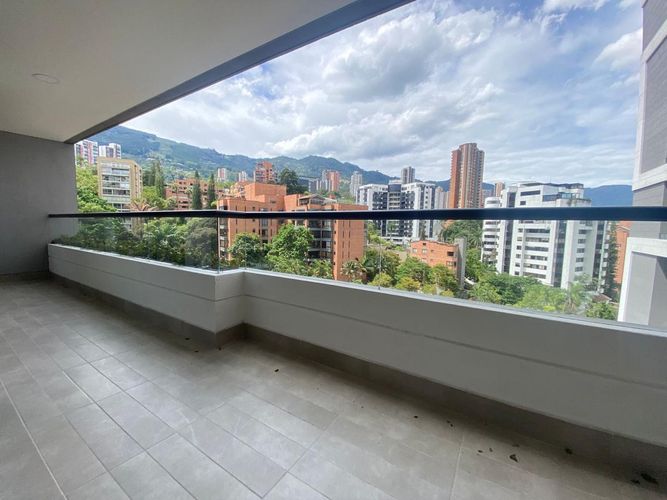 Apartamento de 2 alcobas en arriendo en Los Balsos, Medellín, 90 m² · foto 10 de 11