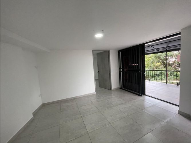 Local en arriendo en Las Lomitas, Sabaneta, 30 m² · foto 3 de 8