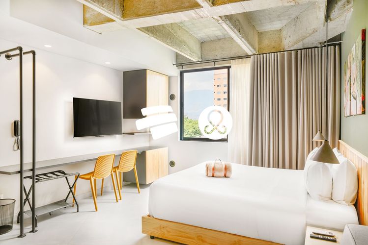 Edificio en venta en Laureles, Medellín, 1630 m² · foto 6 de 16