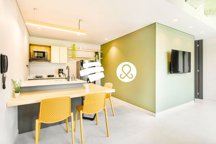 Edificio en venta en Laureles, Medellín, 1630 m² · foto 12 de 16