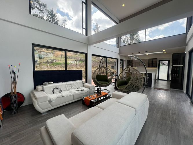 Casa de 3 alcobas en venta en Gratamira, Sopó, 210 m² · foto 2 de 18