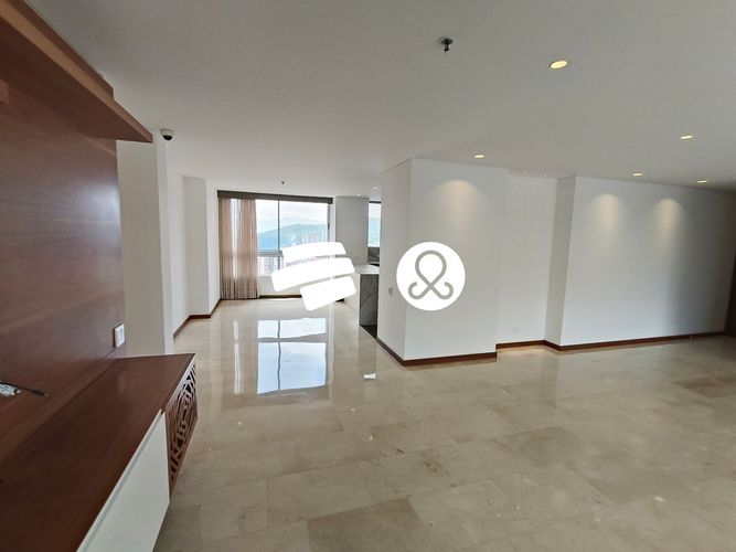 Apartamento de 4 alcobas en venta en El Poblado, Medellín, 200 m² · foto 3 de 24