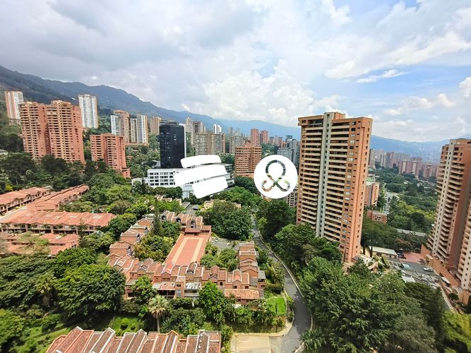 Apartamento de 4 alcobas en venta en El Poblado, Medellín, 200 m² · foto 4 de 24