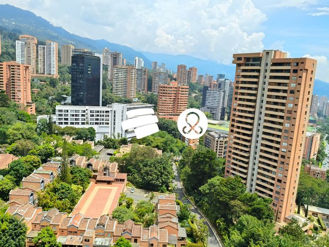 Apartamento de 4 alcobas en venta en El Poblado, Medellín, 200 m² · foto 5 de 24