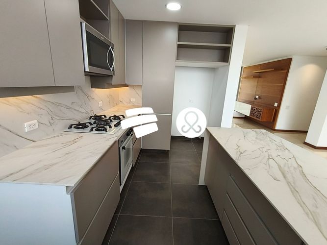 Apartamento de 4 alcobas en venta en El Poblado, Medellín, 200 m² · foto 10 de 24
