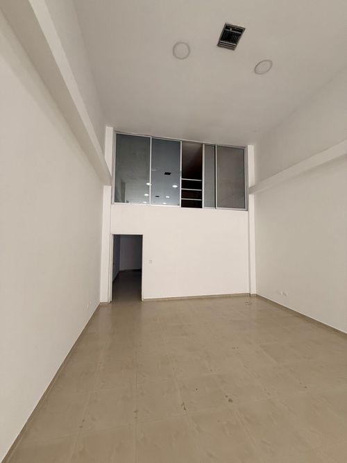 Local en arriendo en El Limonar, Cali, 175 m² · foto 2 de 9