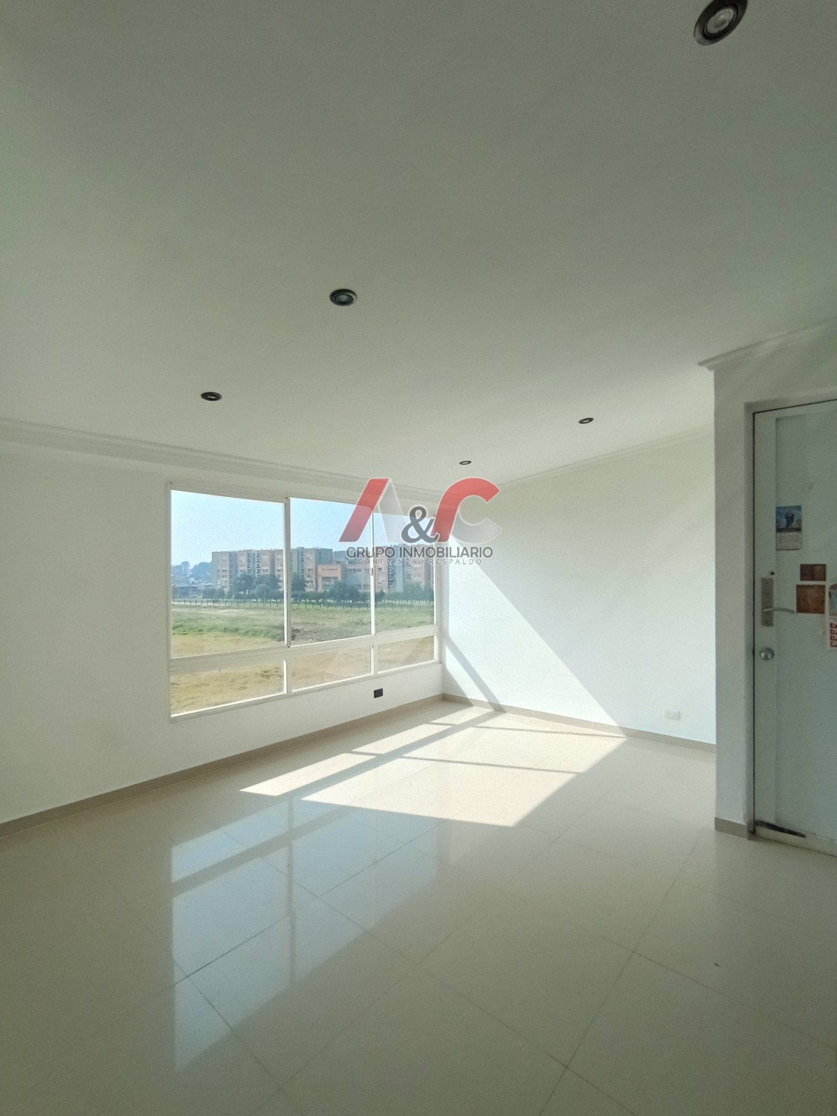 Apartamento en venta en La Cumbre, Mosquera · foto 3 de 16