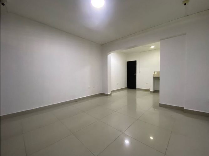 Local en arriendo en Estadio, Medellín, 33 m² · foto 2 de 9