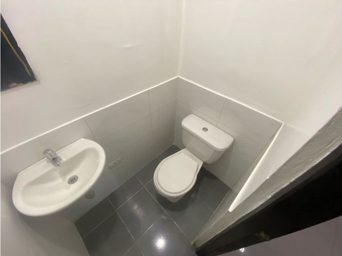 Local en arriendo en Estadio, Medellín, 33 m² · foto 5 de 9