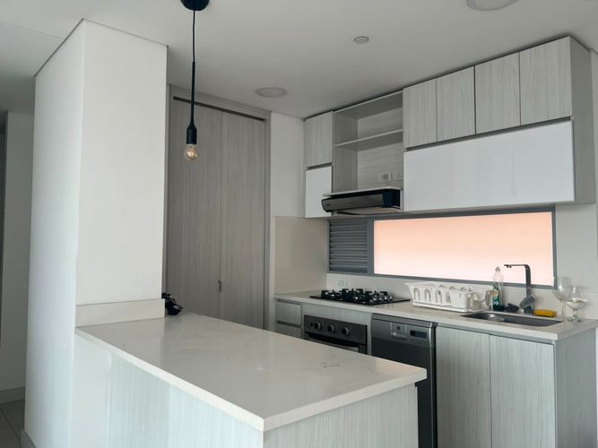 Apartamento de 2 alcobas en arriendo en Loma Del Esmeraldal, Envigado, 86 m² · foto 4 de 15