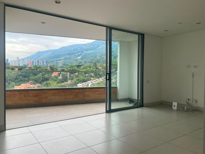 Apartamento de 2 alcobas en arriendo en Loma Del Esmeraldal, Envigado, 86 m² · foto 3 de 15