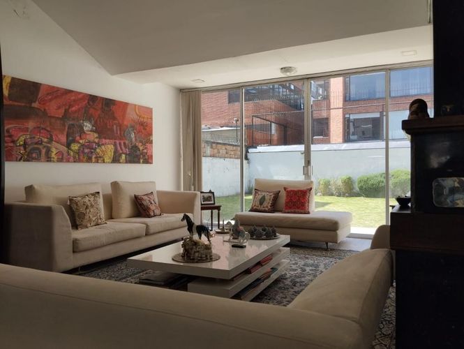 Casa de 5 alcobas en venta en Chicó Navarra, Bogotá, 736 m² · foto 5 de 11