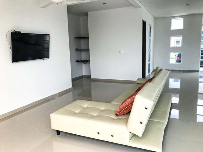 Casa de 3 alcobas en venta en Girardot, Girardot, 356 m² · foto 2 de 14
