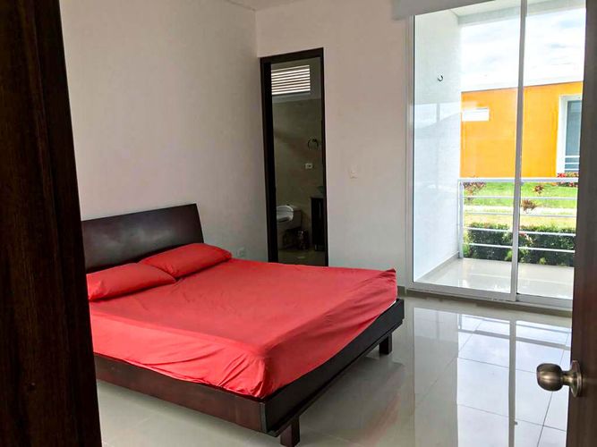 Casa de 3 alcobas en venta en Girardot, Girardot, 356 m² · foto 4 de 14