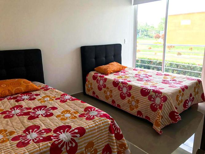 Casa de 3 alcobas en venta en Girardot, Girardot, 356 m² · foto 5 de 14