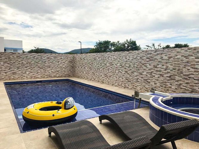 Casa de 3 alcobas en venta en Girardot, Girardot, 356 m² · foto 10 de 14