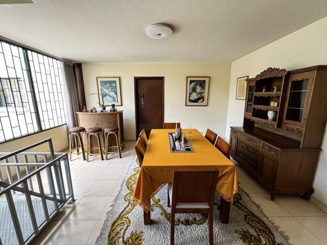 Casa de 4 alcobas en venta en Santa Ana, Bogotá, 290 m² · foto 2 de 12