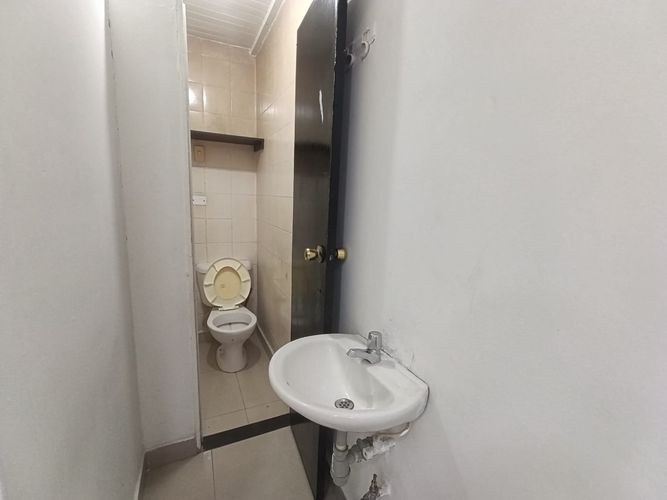 Local en arriendo en Guayaquil, Medellín, 40 m² · foto 11 de 12